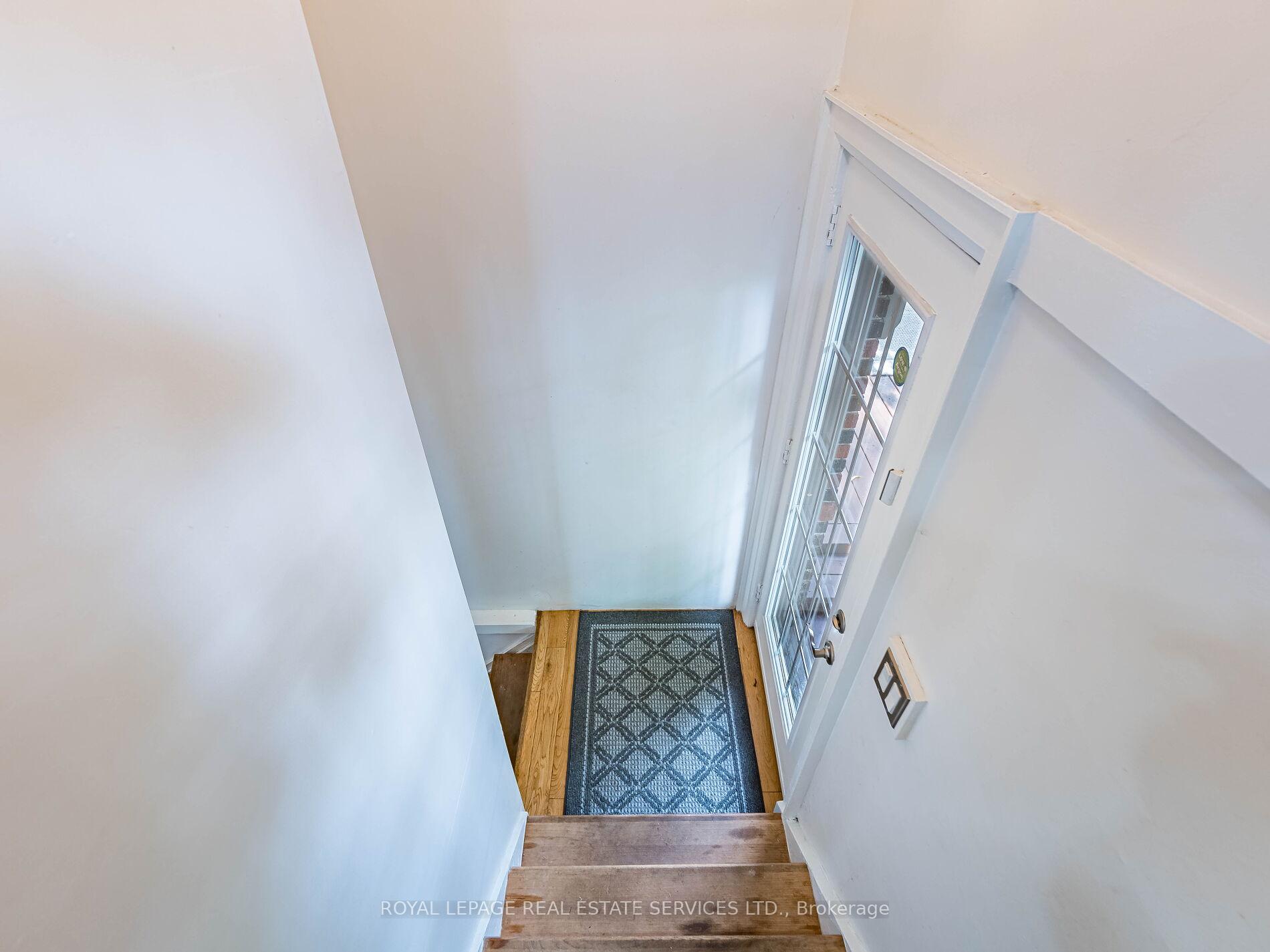 Photo 8 of 92 Mill Street S, Brampton, Downtown Brampton — HOMEH