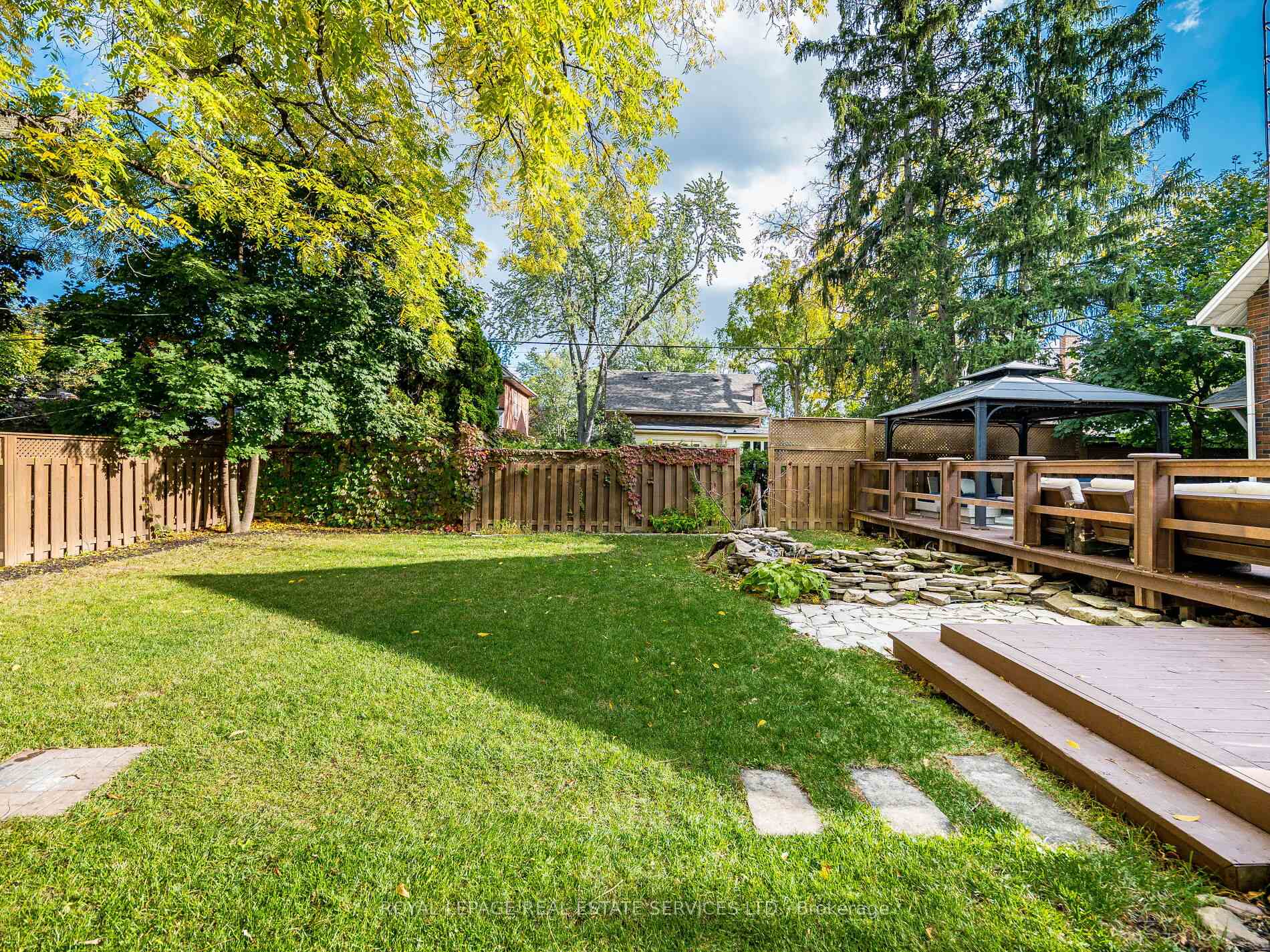 Photo 36 of 92 Mill Street S, Brampton, Downtown Brampton — HOMEH