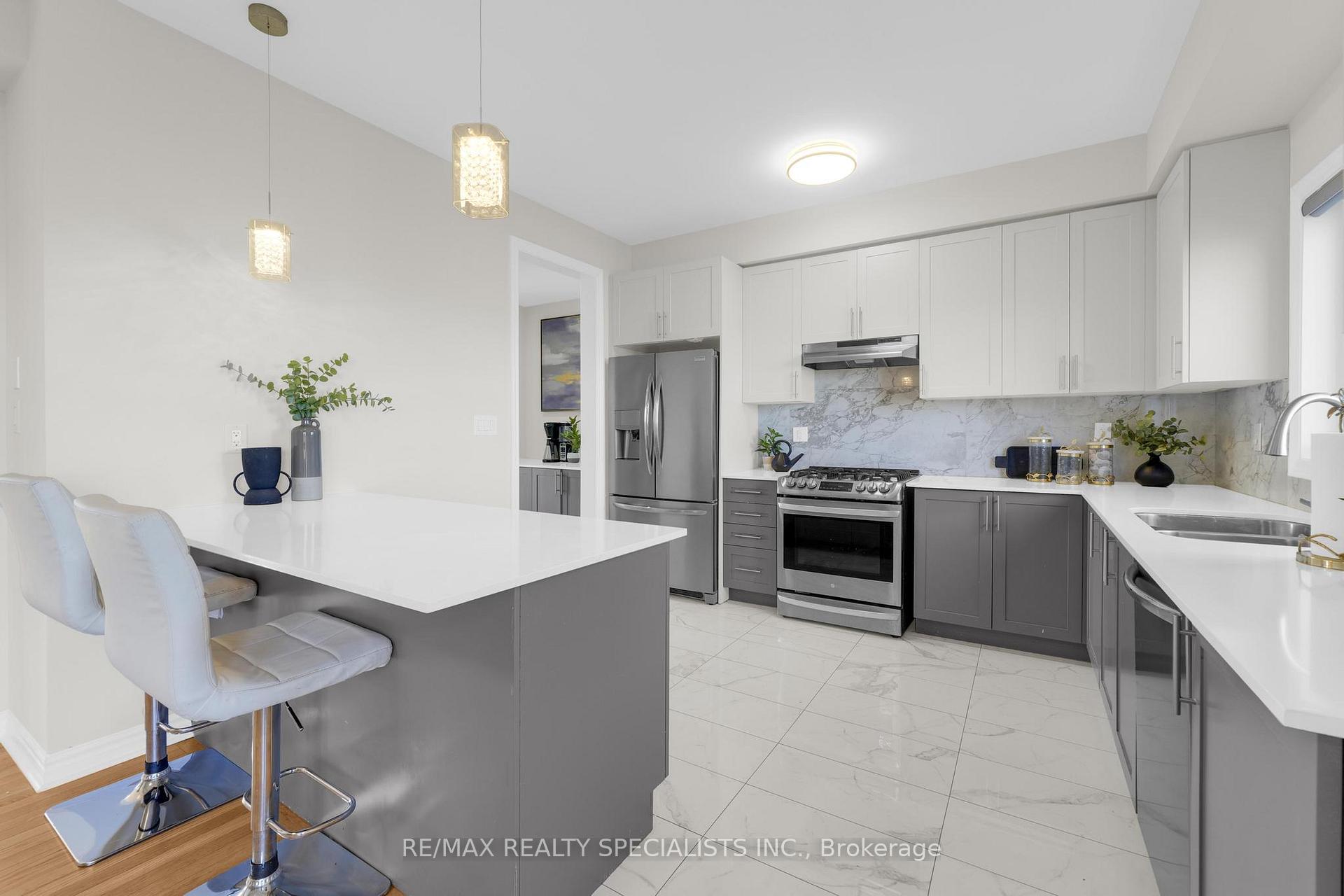 Photo 6 of 294 Fasken Court, Milton, Clarke — HOMEH