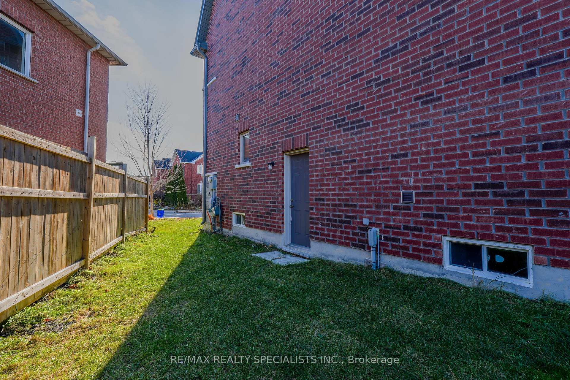 Photo 33 of 294 Fasken Court, Milton, Clarke — HOMEH