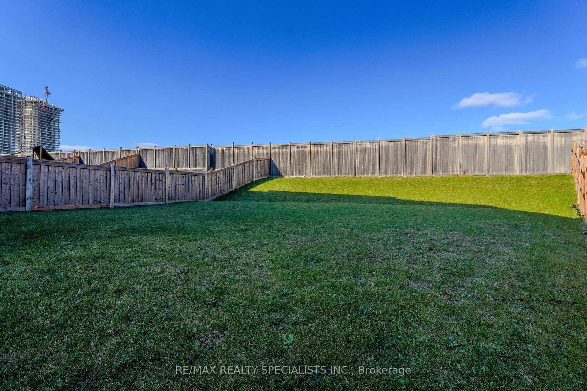 Photo 40 of 294 Fasken Court, Milton, Clarke — HOMEH