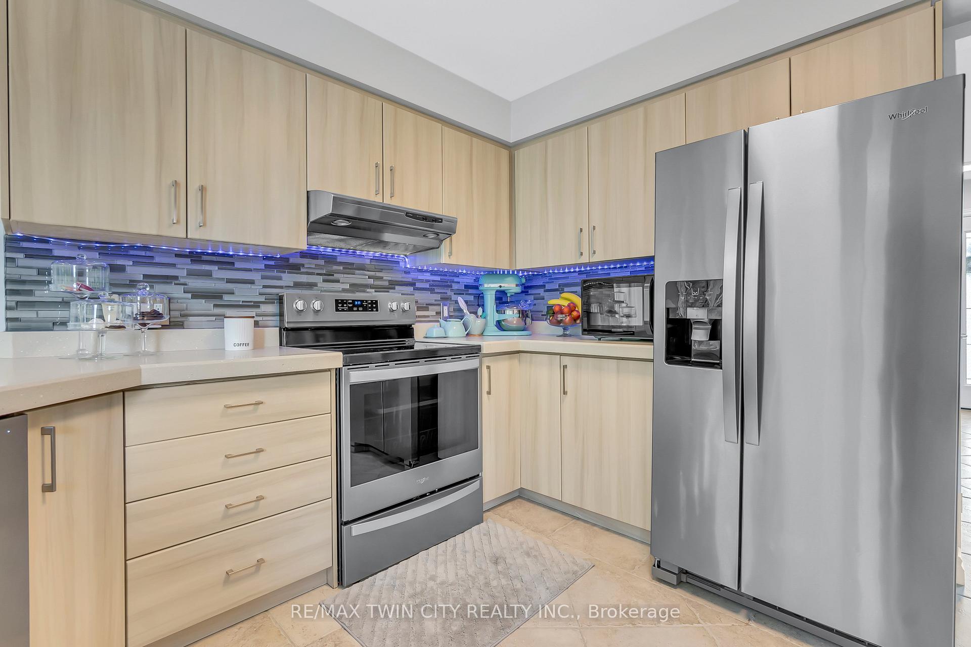 Photo 6 of 107 Chandos Drive, Kitchener — HOMEH