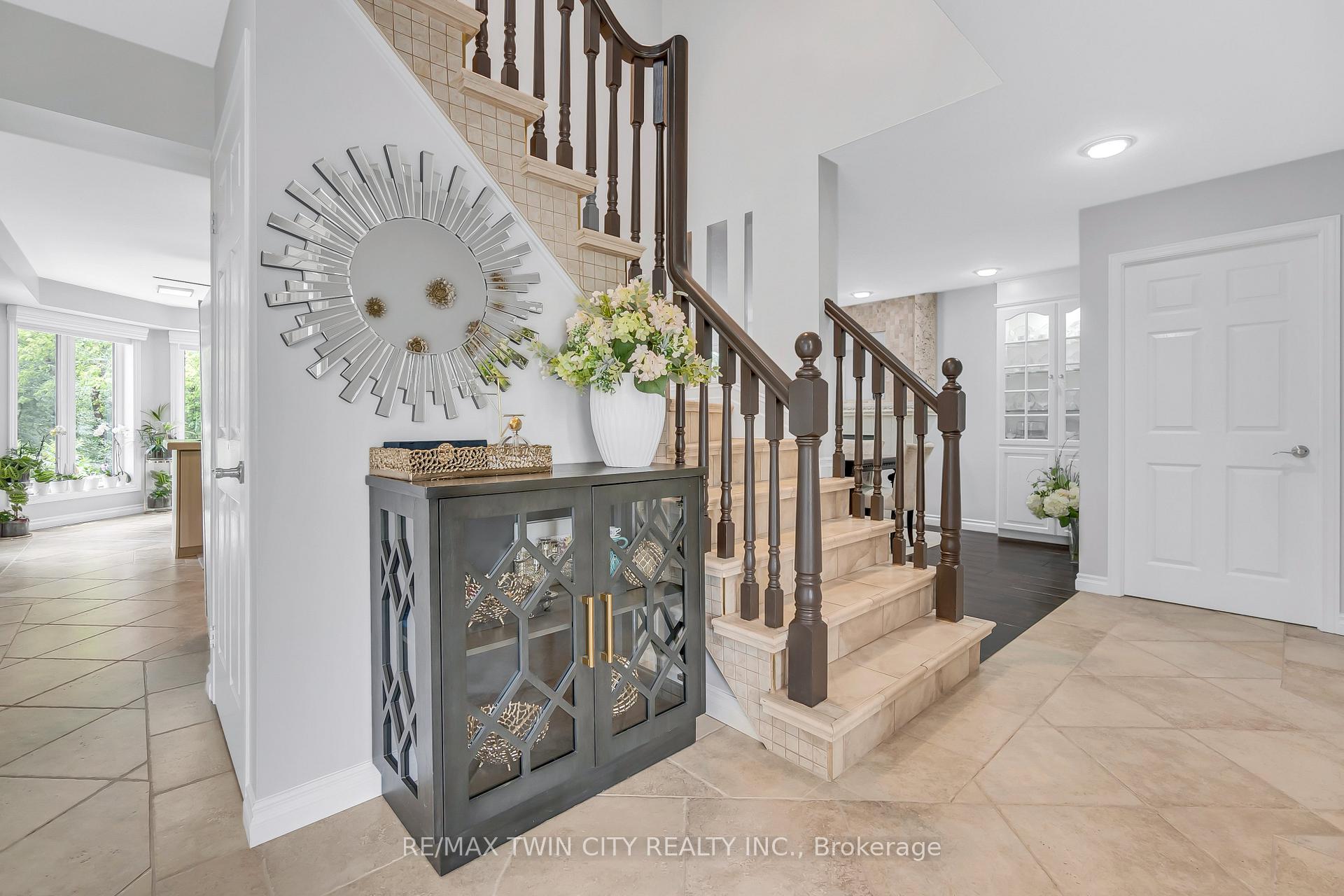 Photo 34 of 107 Chandos Drive, Kitchener — HOMEH