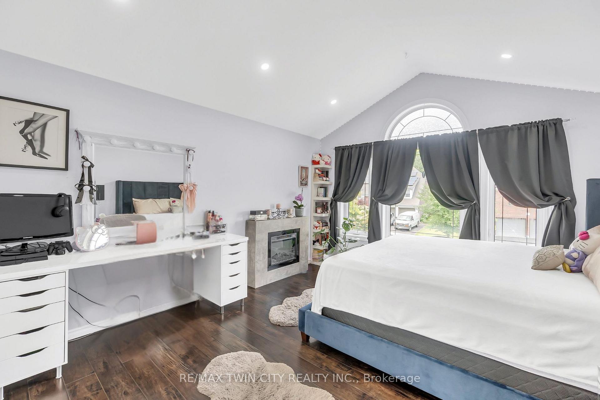 Photo 38 of 107 Chandos Drive, Kitchener — HOMEH