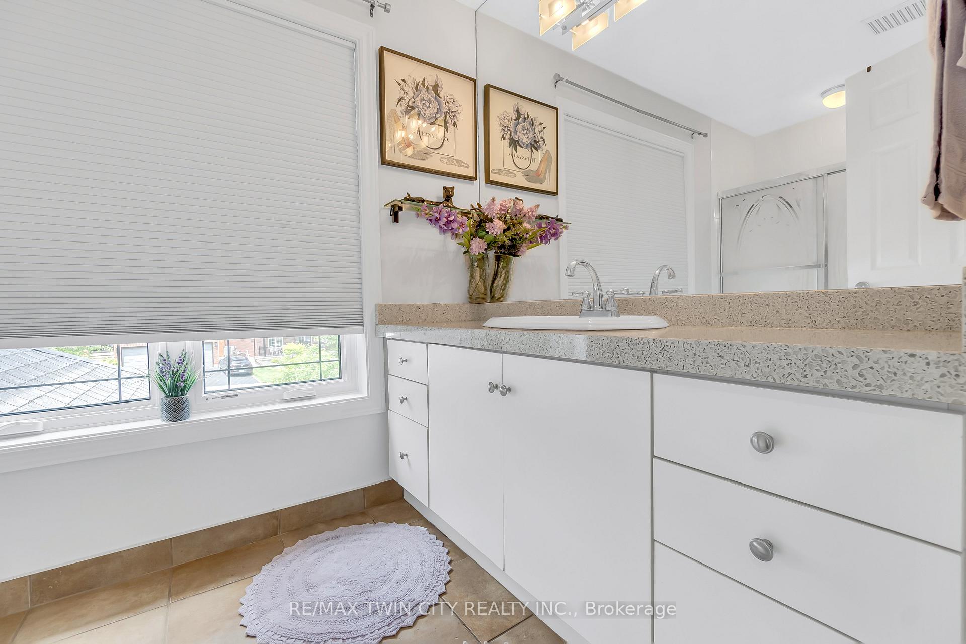Photo 24 of 107 Chandos Drive, Kitchener — HOMEH
