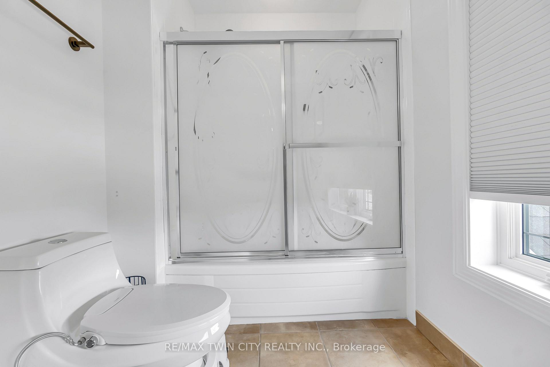 Photo 23 of 107 Chandos Drive, Kitchener — HOMEH