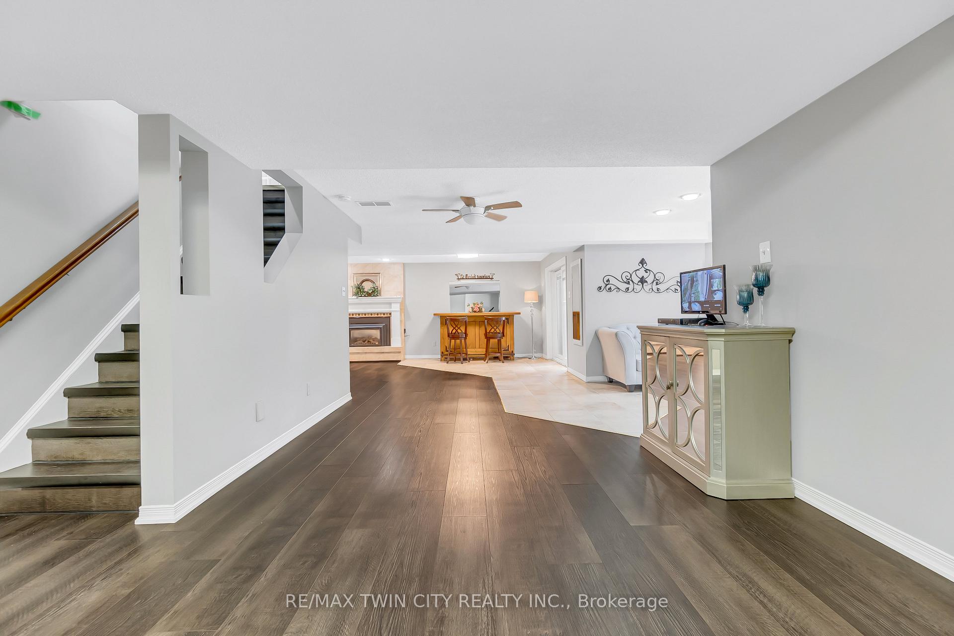 Photo 30 of 107 Chandos Drive, Kitchener — HOMEH