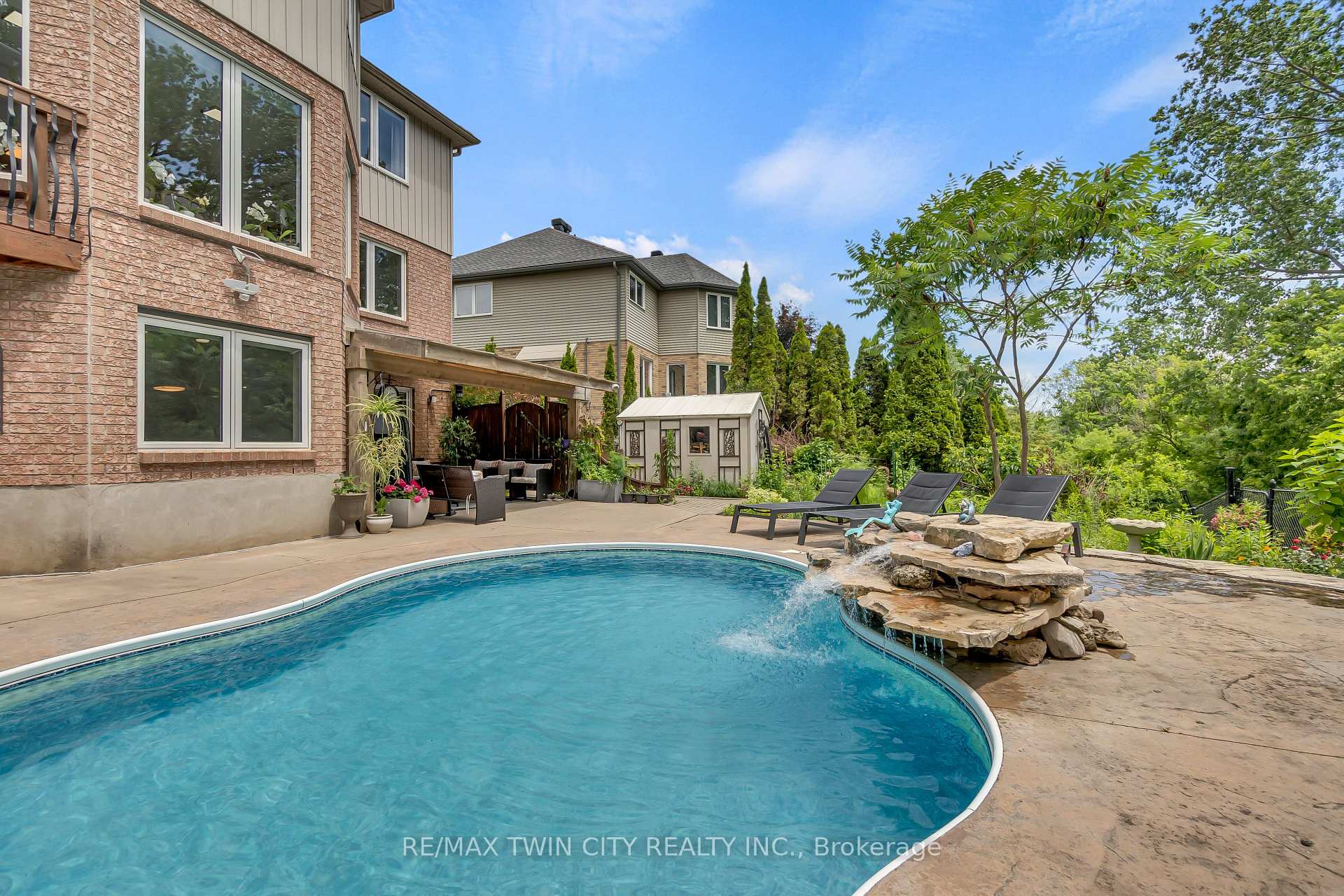 Photo 44 of 107 Chandos Drive, Kitchener — HOMEH