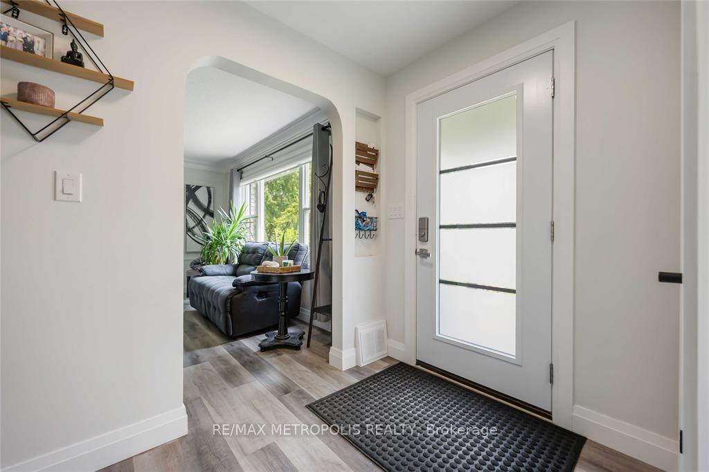 Photo 5 of 552 Cathcart Boulevard, Sarnia — HOMEH