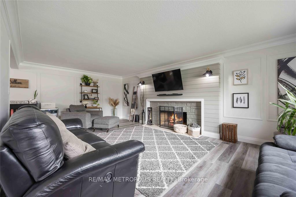 Photo 4 of 552 Cathcart Boulevard, Sarnia — HOMEH