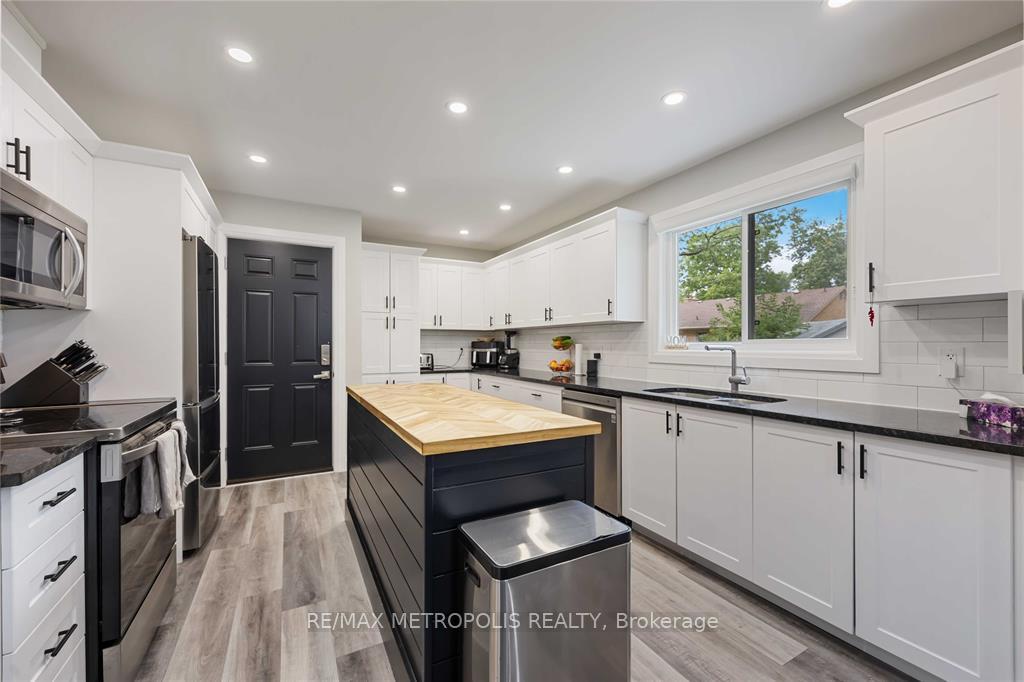 Photo 9 of 552 Cathcart Boulevard, Sarnia — HOMEH