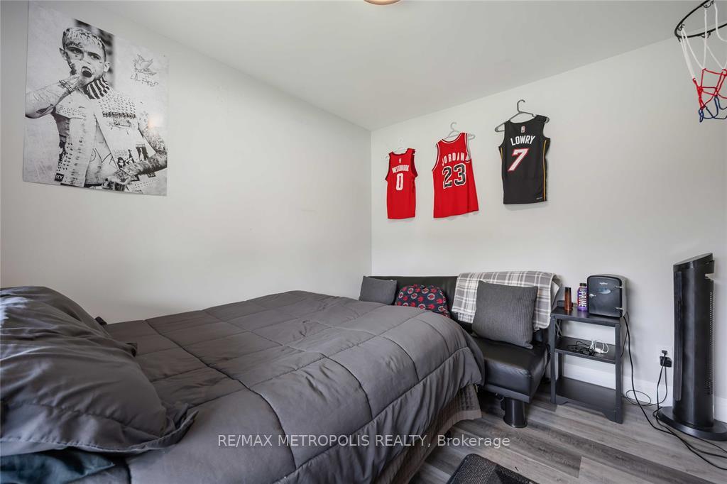 Photo 13 of 552 Cathcart Boulevard, Sarnia — HOMEH