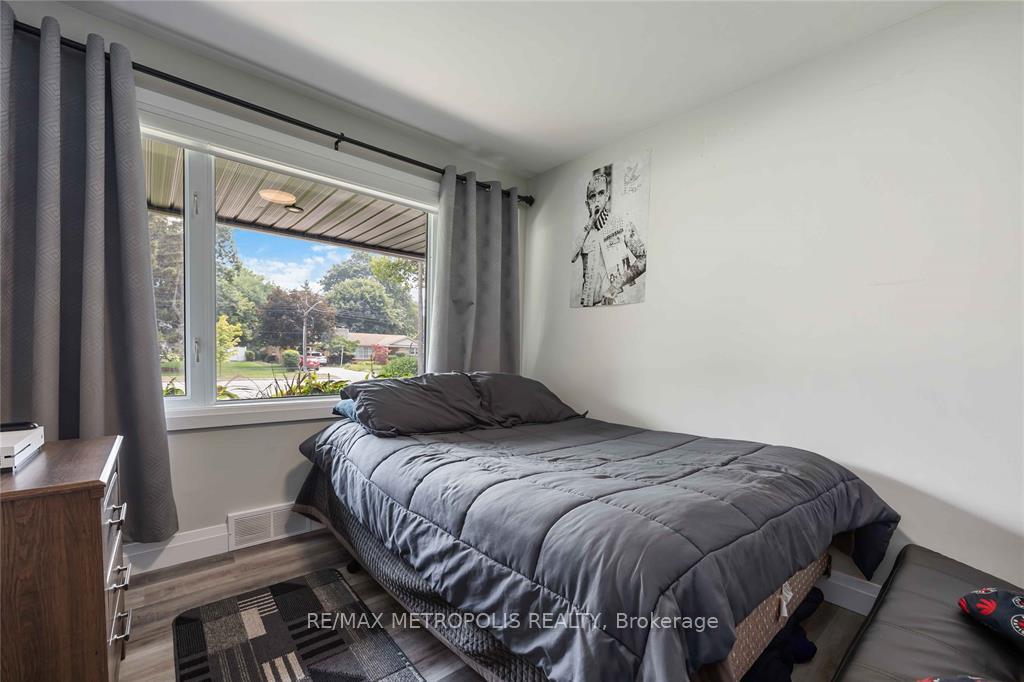 Photo 11 of 552 Cathcart Boulevard, Sarnia — HOMEH