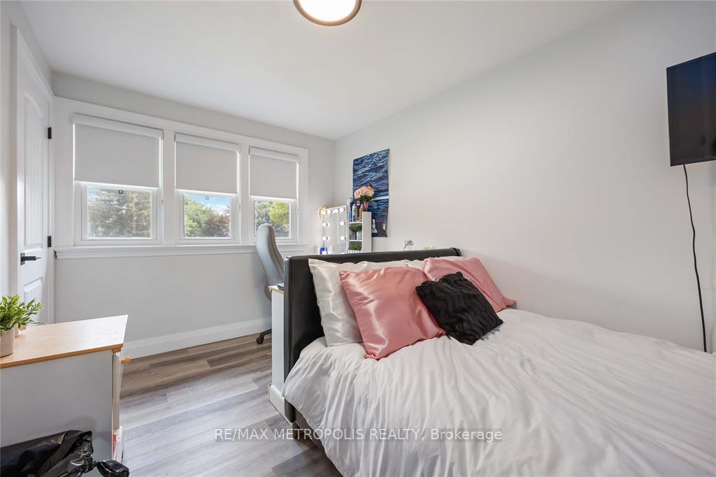 Photo 20 of 552 Cathcart Boulevard, Sarnia — HOMEH