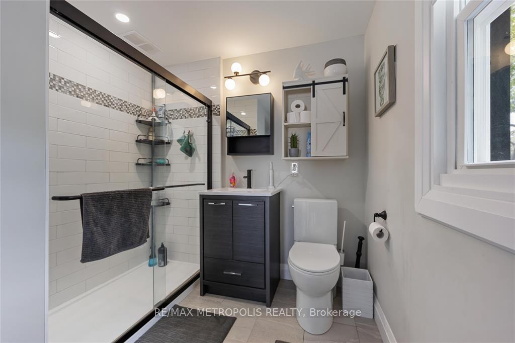 Photo 37 of 552 Cathcart Boulevard, Sarnia — HOMEH