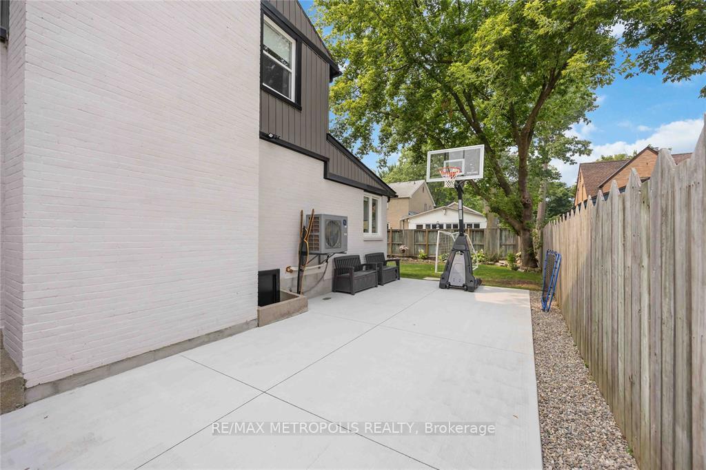 Photo 34 of 552 Cathcart Boulevard, Sarnia — HOMEH