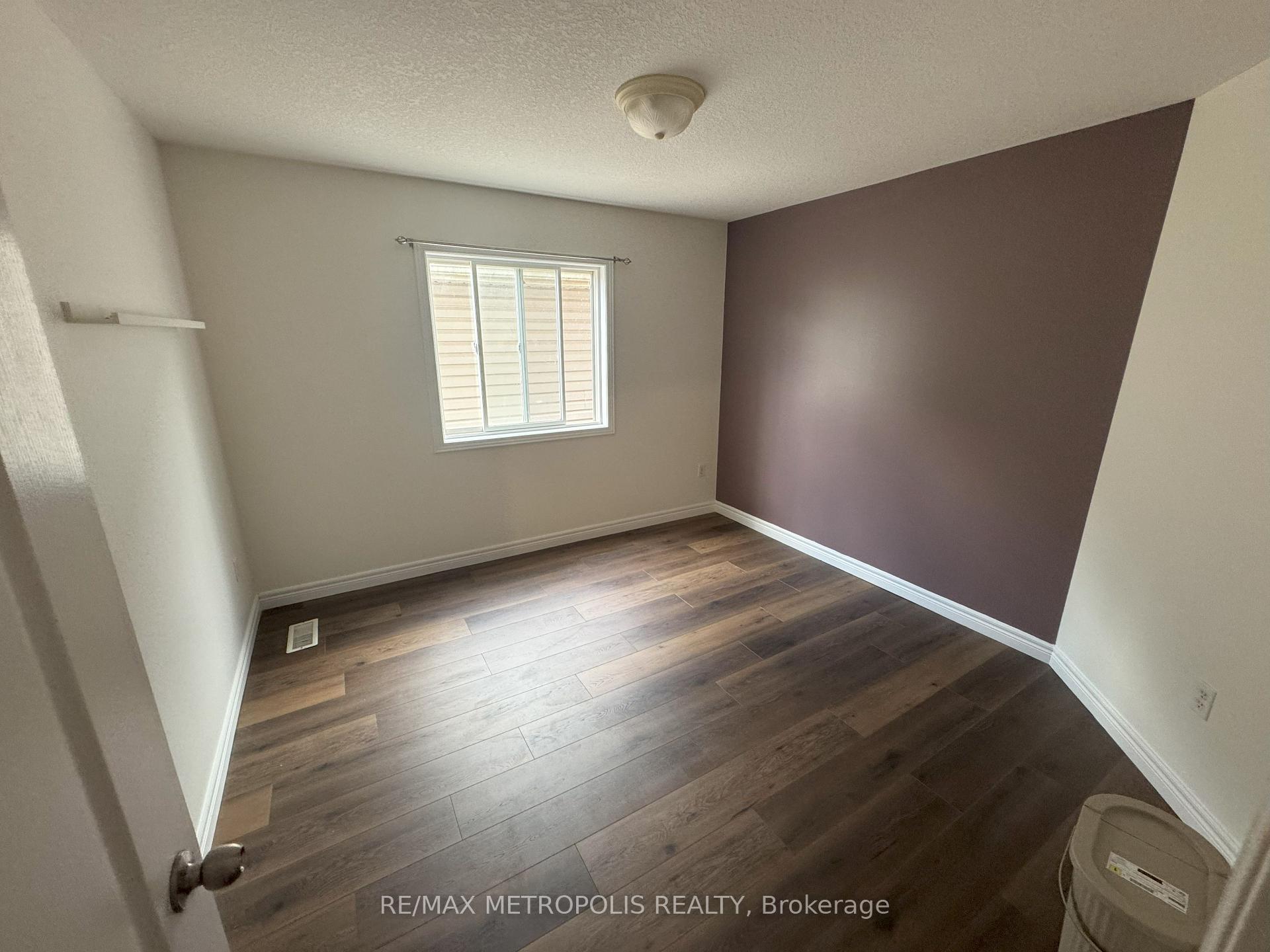 Photo 3 of Unit Room 2, 770 Brandenburg Boulevard, Waterloo — HOMEH