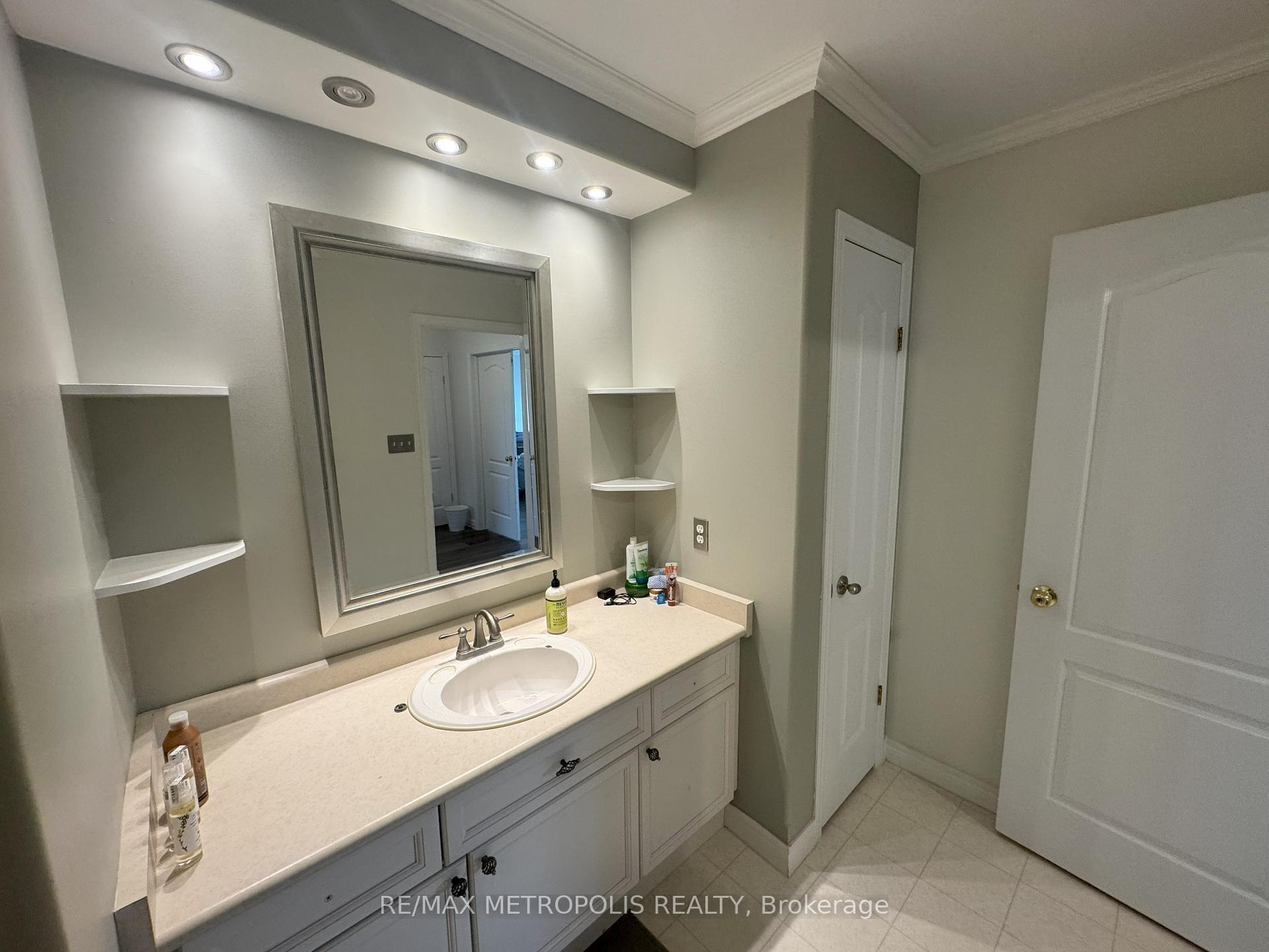 Photo 18 of Unit Room 2, 770 Brandenburg Boulevard, Waterloo — HOMEH