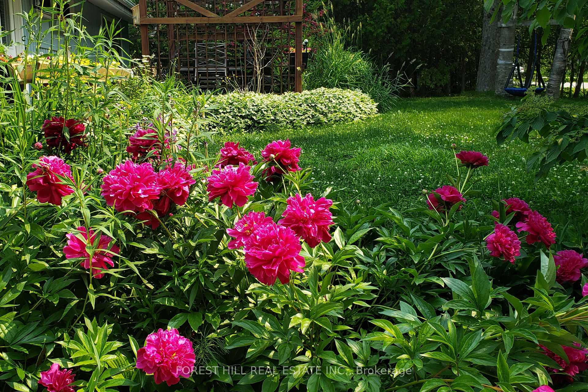 Photo 4 of 5 Coppercliff Crescent, Tiny, Rural Tiny — HOMEH