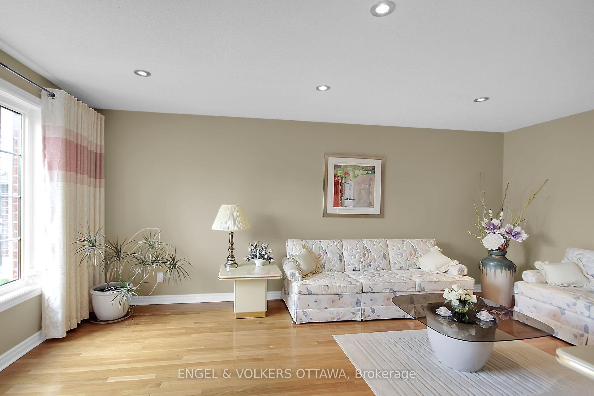 Photo 5 of 4 Stradwick Avenue, Ottawa, Barrhaven - Cedargrove/Fraserdale — HOMEH