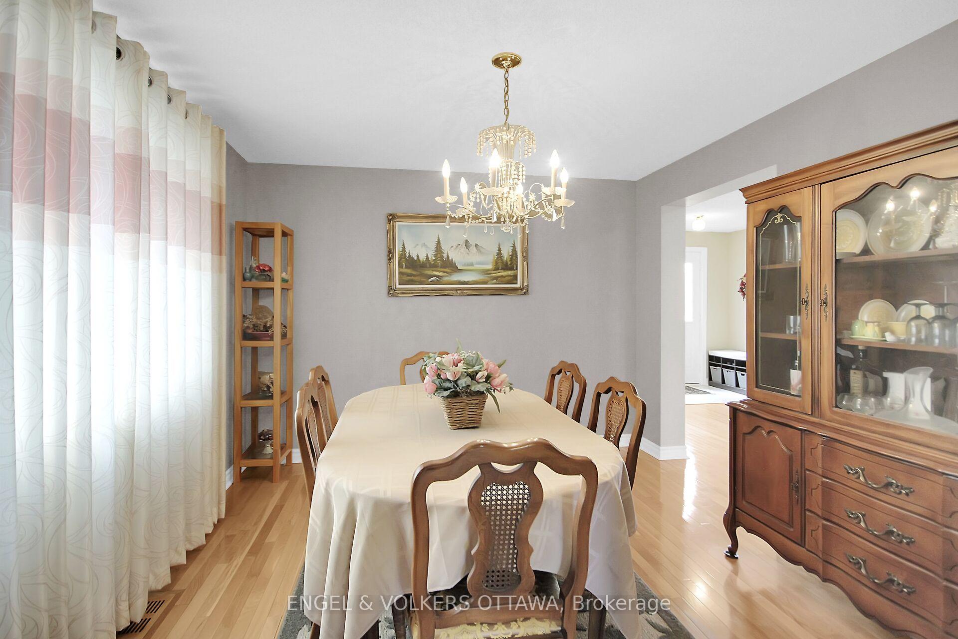 Photo 7 of 4 Stradwick Avenue, Ottawa, Barrhaven - Cedargrove/Fraserdale — HOMEH