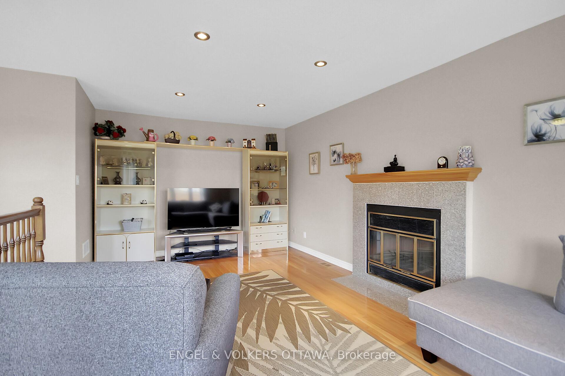 Photo 16 of 4 Stradwick Avenue, Ottawa, Barrhaven - Cedargrove/Fraserdale — HOMEH