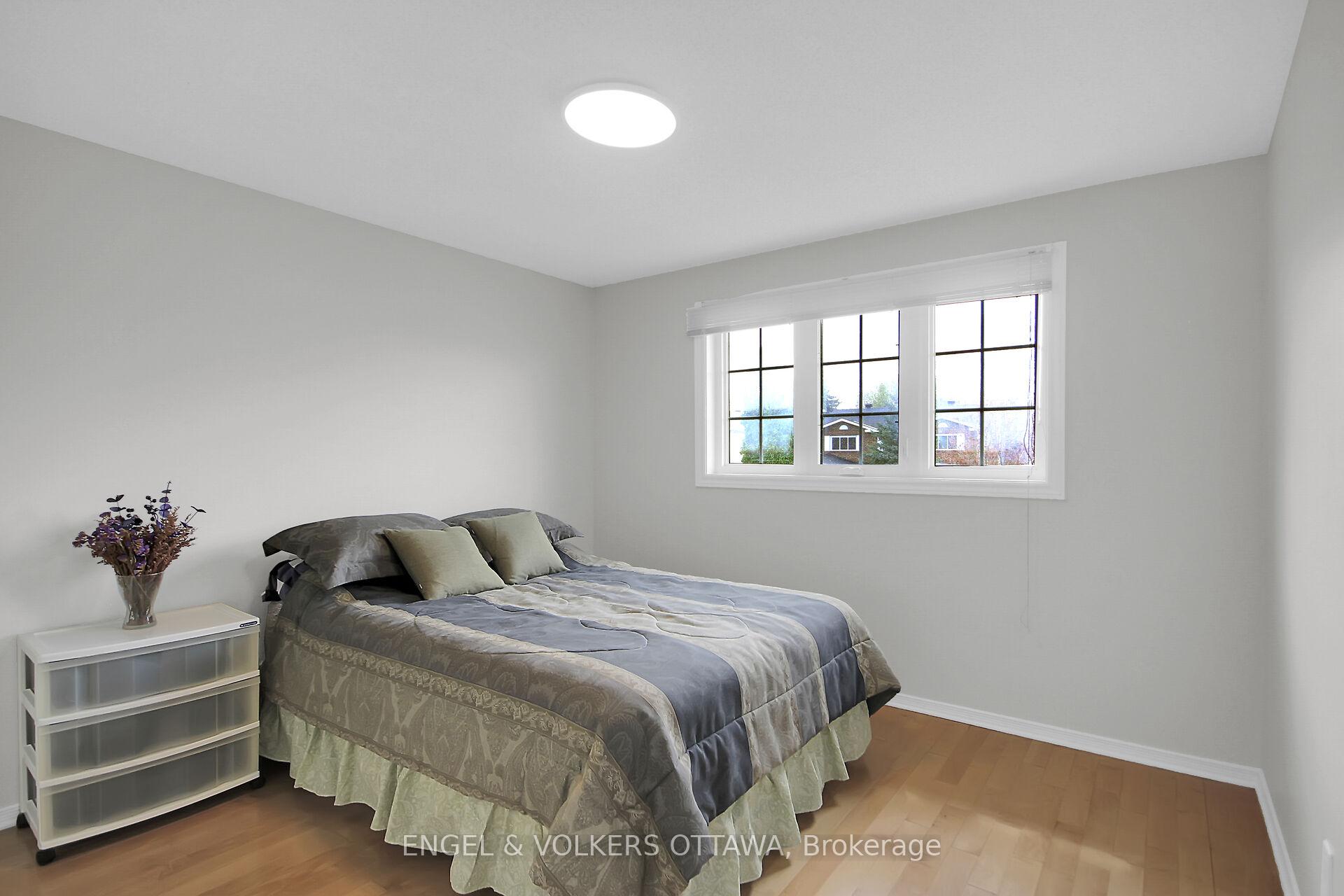 Photo 22 of 4 Stradwick Avenue, Ottawa, Barrhaven - Cedargrove/Fraserdale — HOMEH