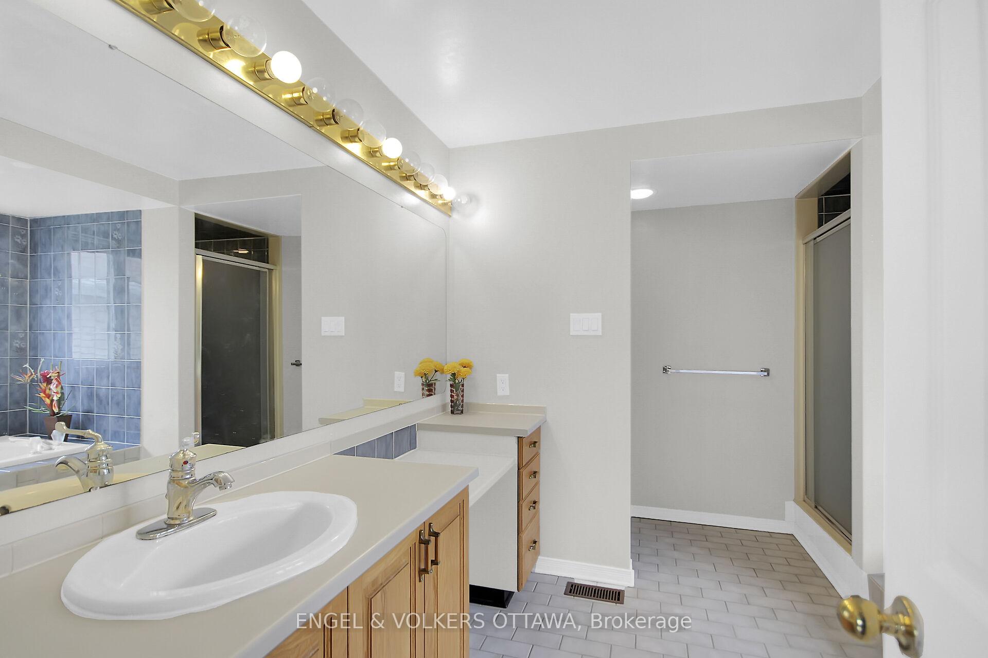 Photo 25 of 4 Stradwick Avenue, Ottawa, Barrhaven - Cedargrove/Fraserdale — HOMEH