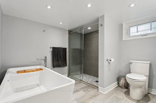 Photo 27 of 62 Lawrence Avenue W, Toronto, Lawrence Park North — HOMEH