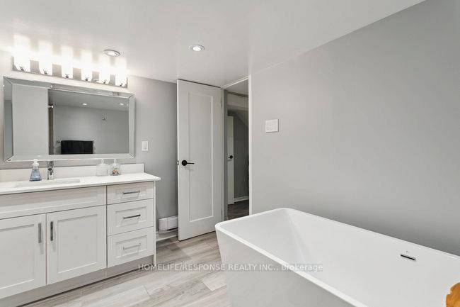 Photo 32 of 62 Lawrence Avenue W, Toronto, Lawrence Park North — HOMEH