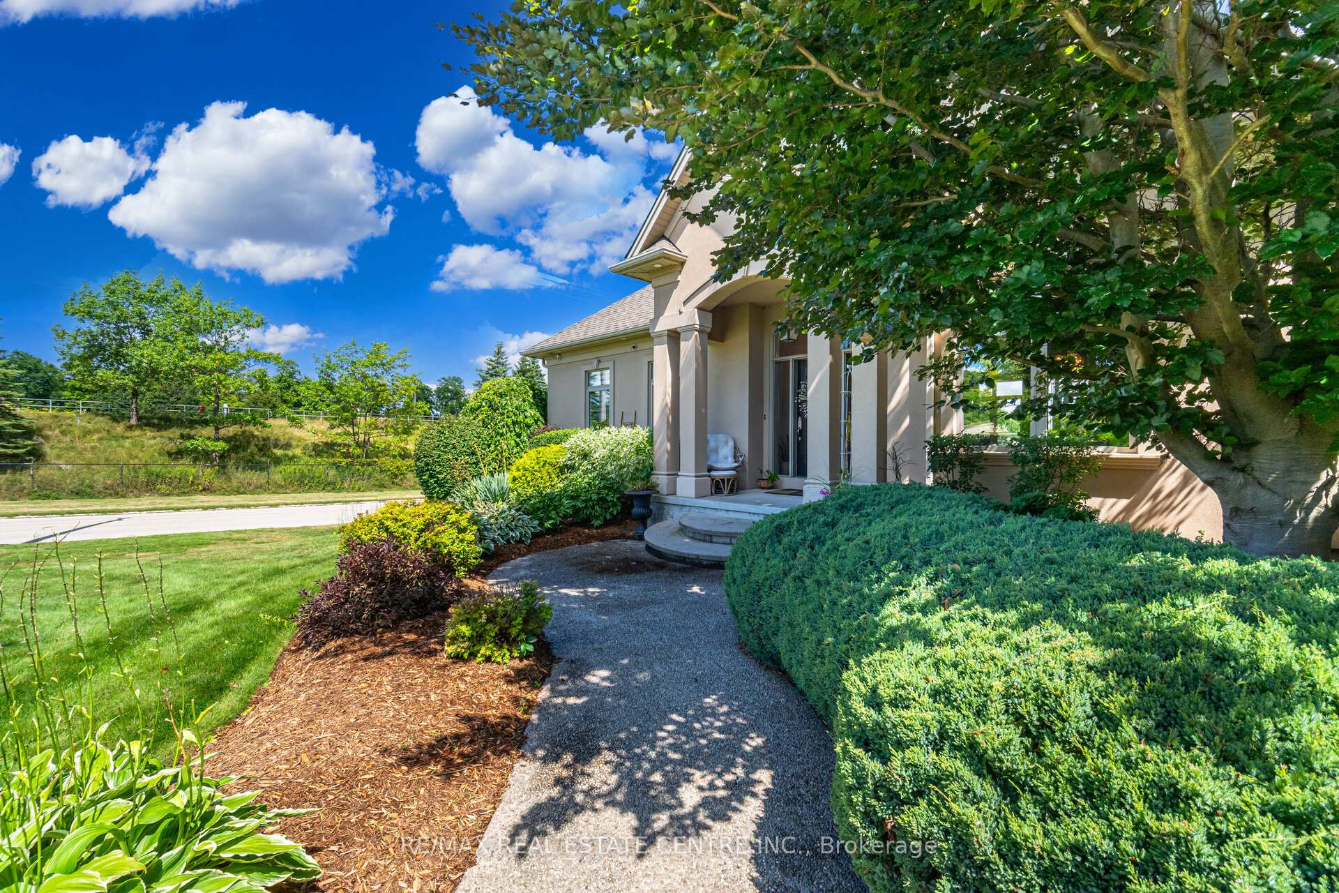 Photo 48 of 86 Canters Close, Kitchener — HOMEH