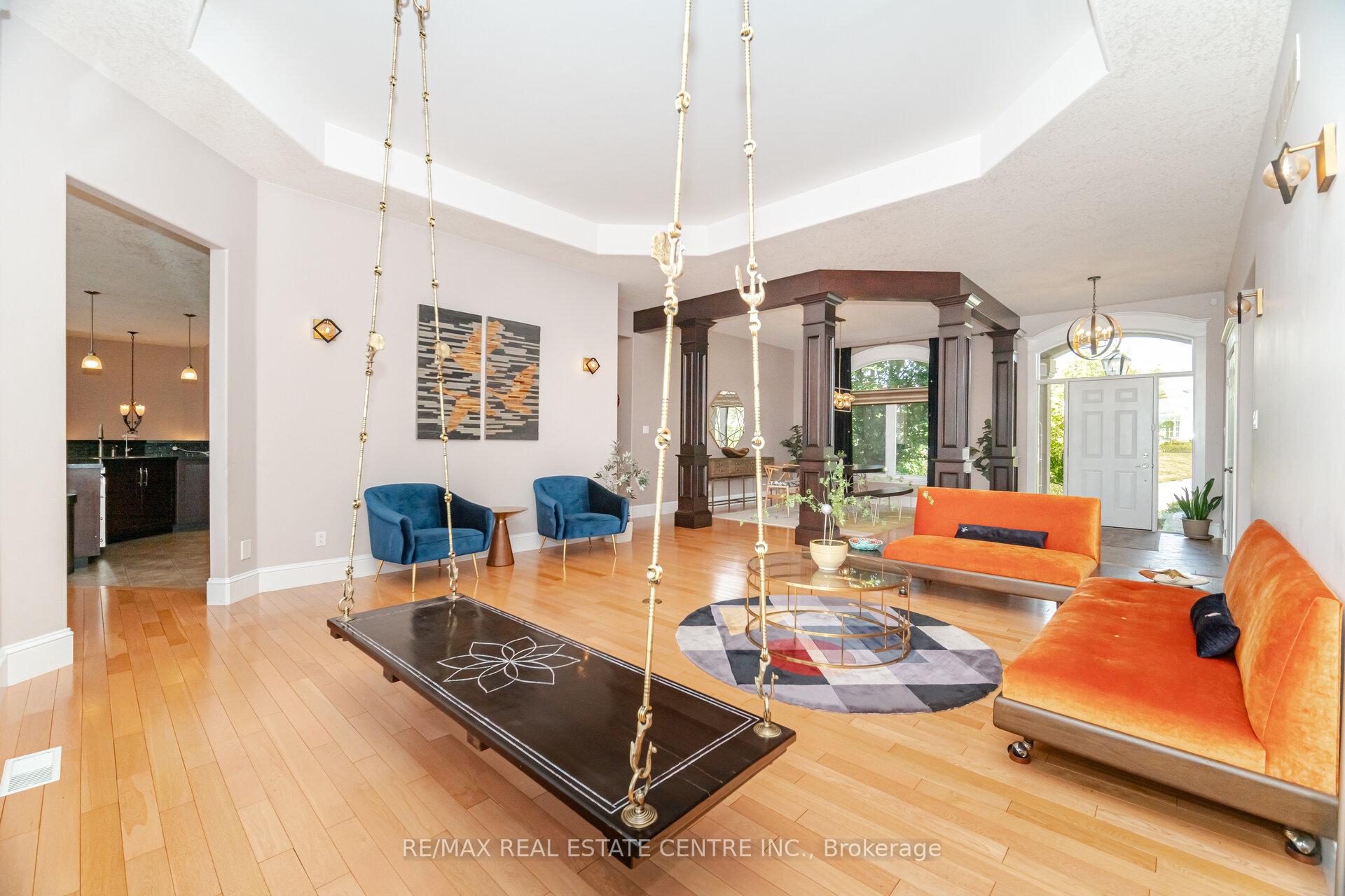 Photo 10 of 86 Canters Close, Kitchener — HOMEH