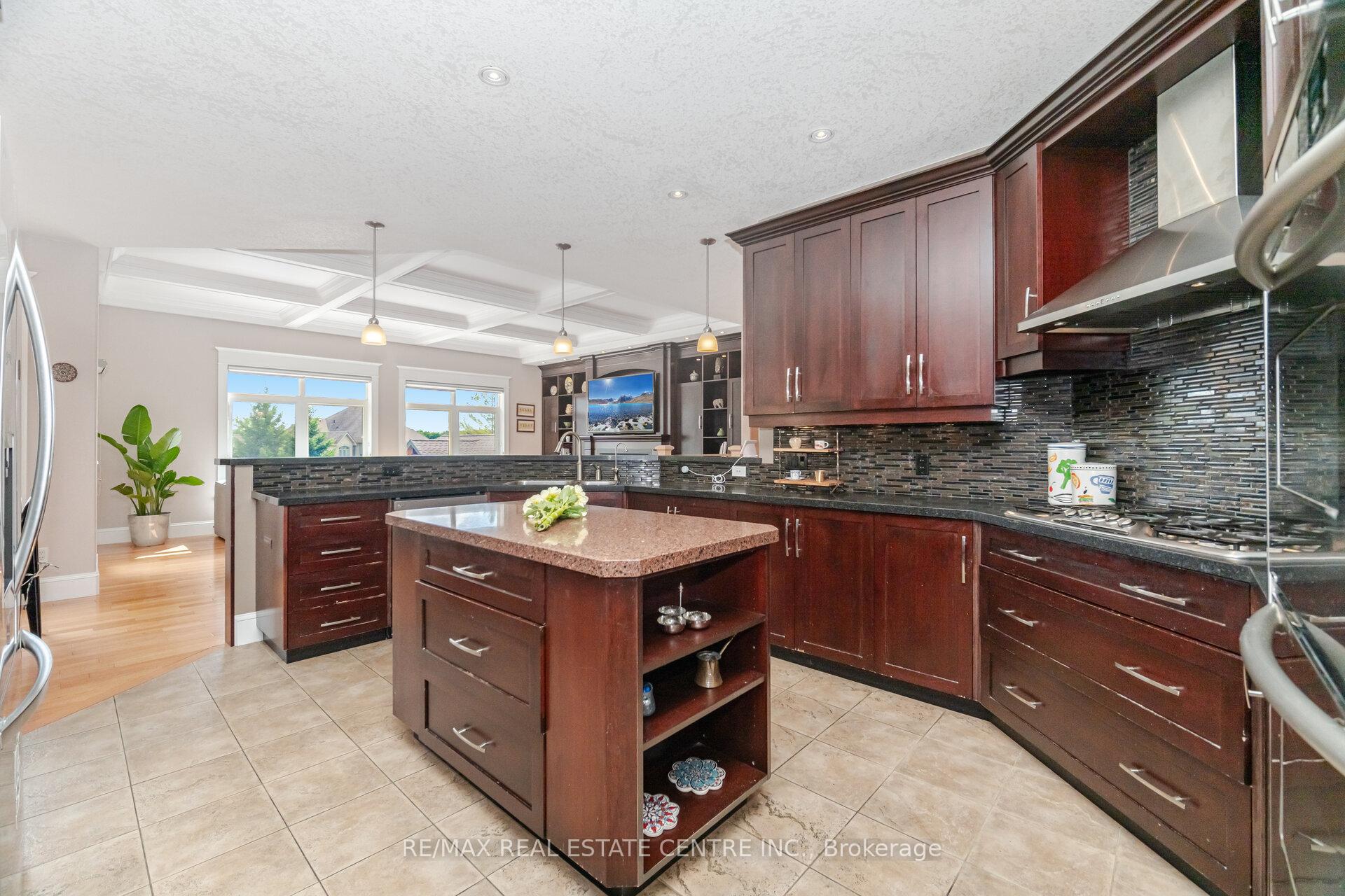 Photo 15 of 86 Canters Close, Kitchener — HOMEH