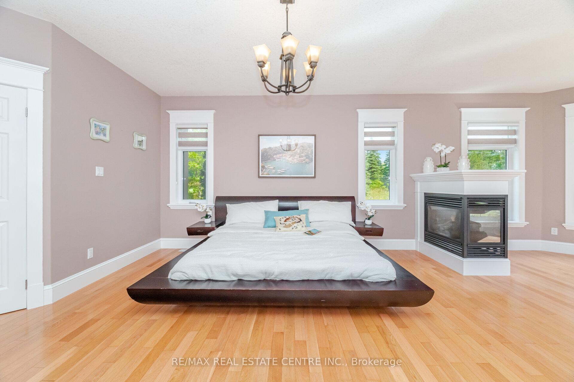 Photo 13 of 86 Canters Close, Kitchener — HOMEH