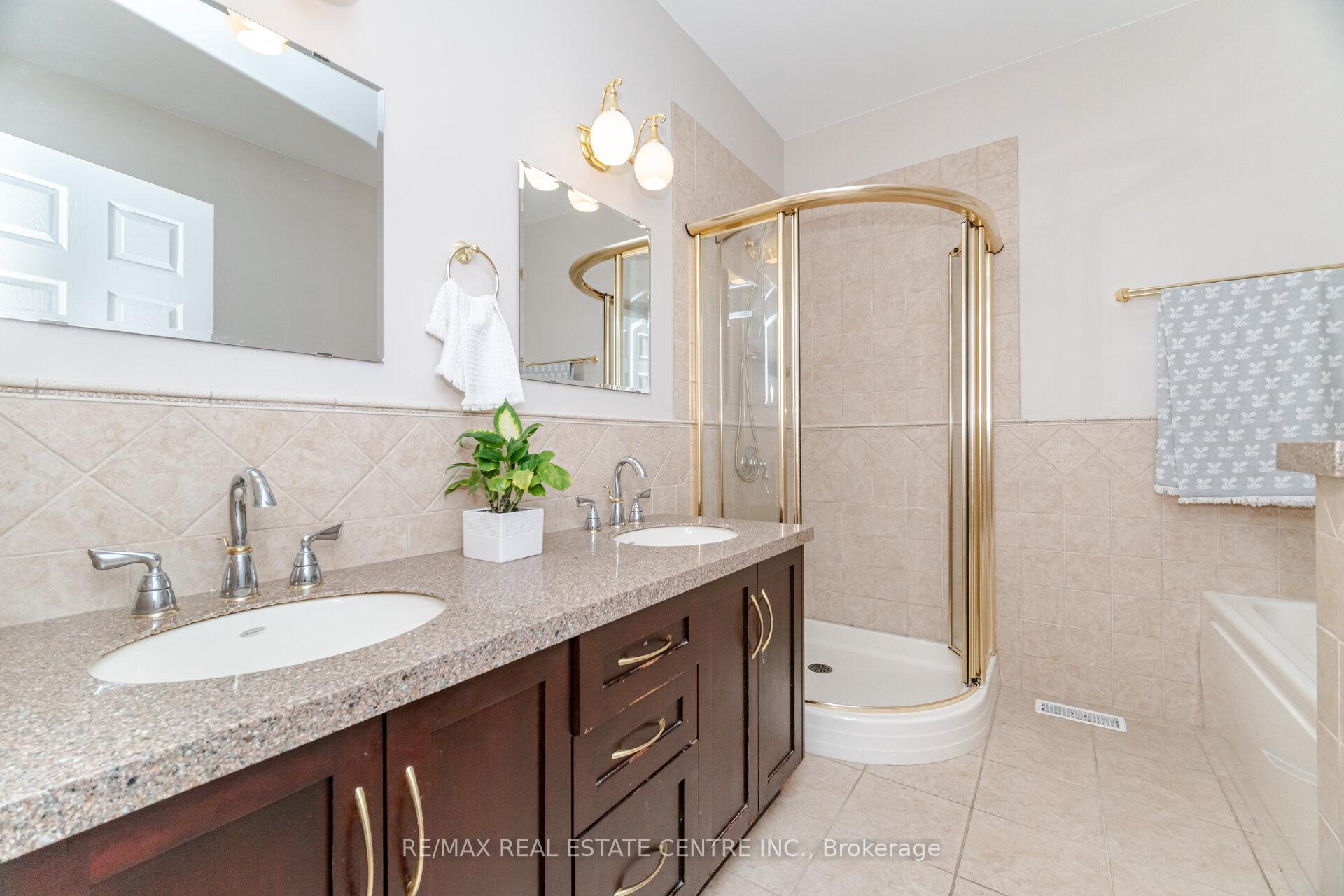 Photo 11 of 86 Canters Close, Kitchener — HOMEH