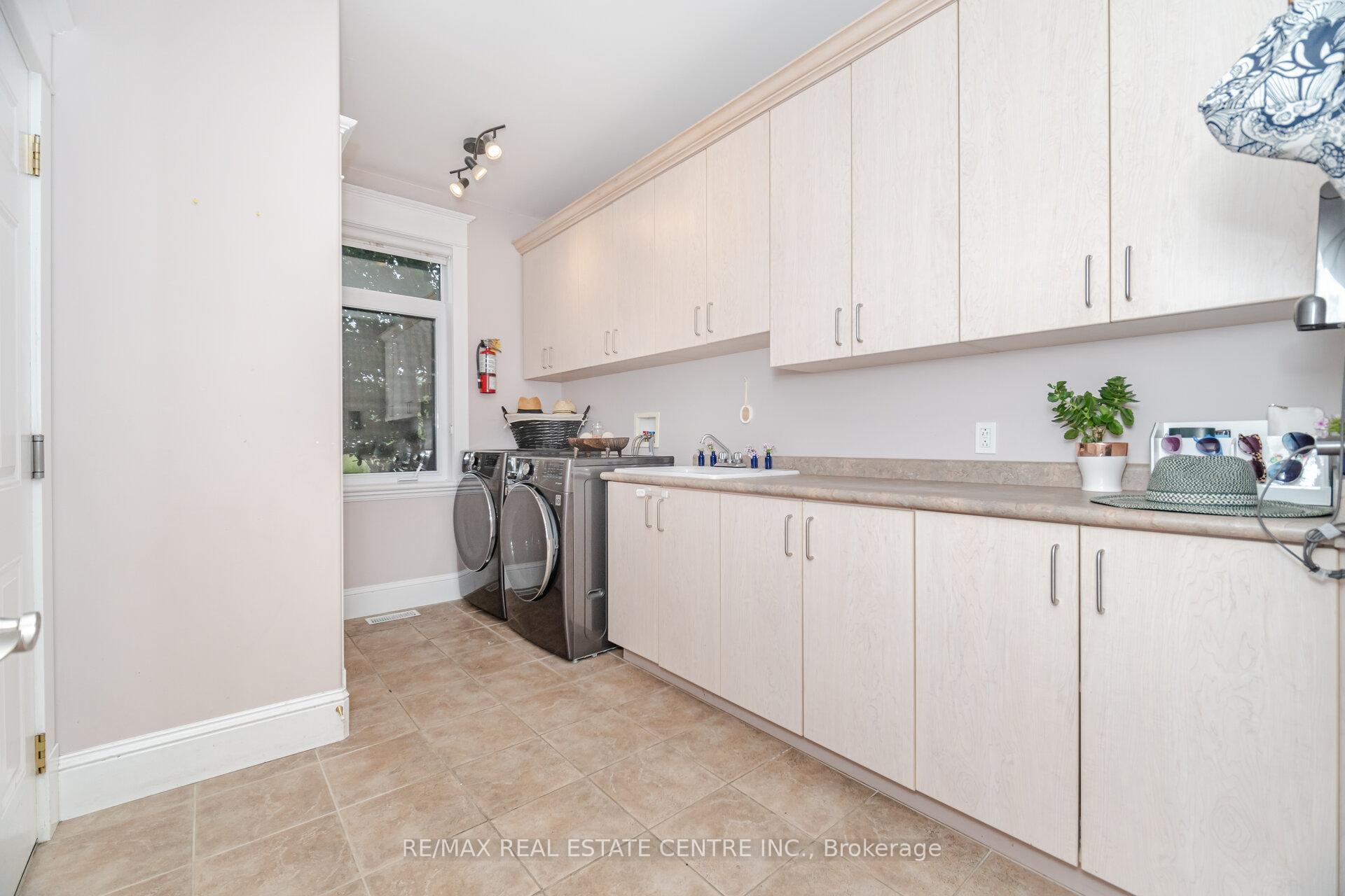 Photo 20 of 86 Canters Close, Kitchener — HOMEH