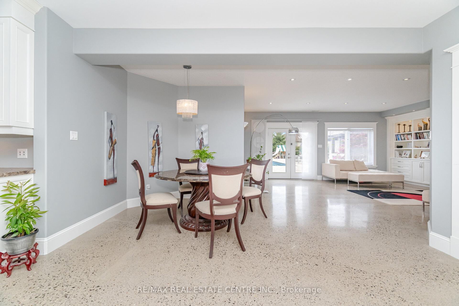 Photo 23 of 86 Canters Close, Kitchener — HOMEH
