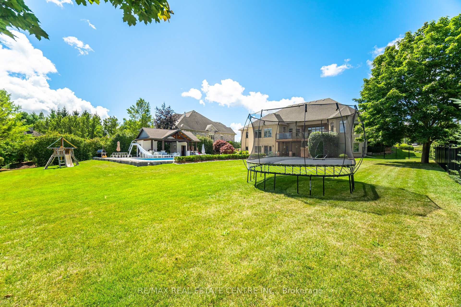 Photo 34 of 86 Canters Close, Kitchener — HOMEH