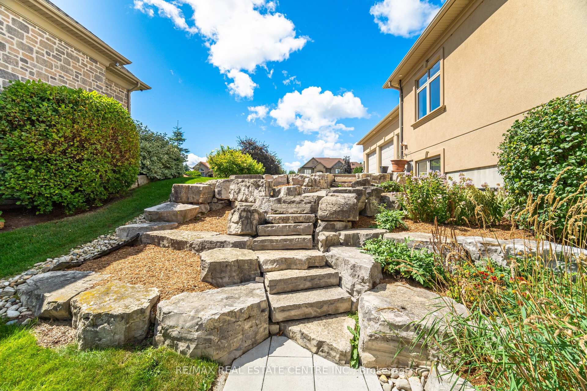 Photo 39 of 86 Canters Close, Kitchener — HOMEH