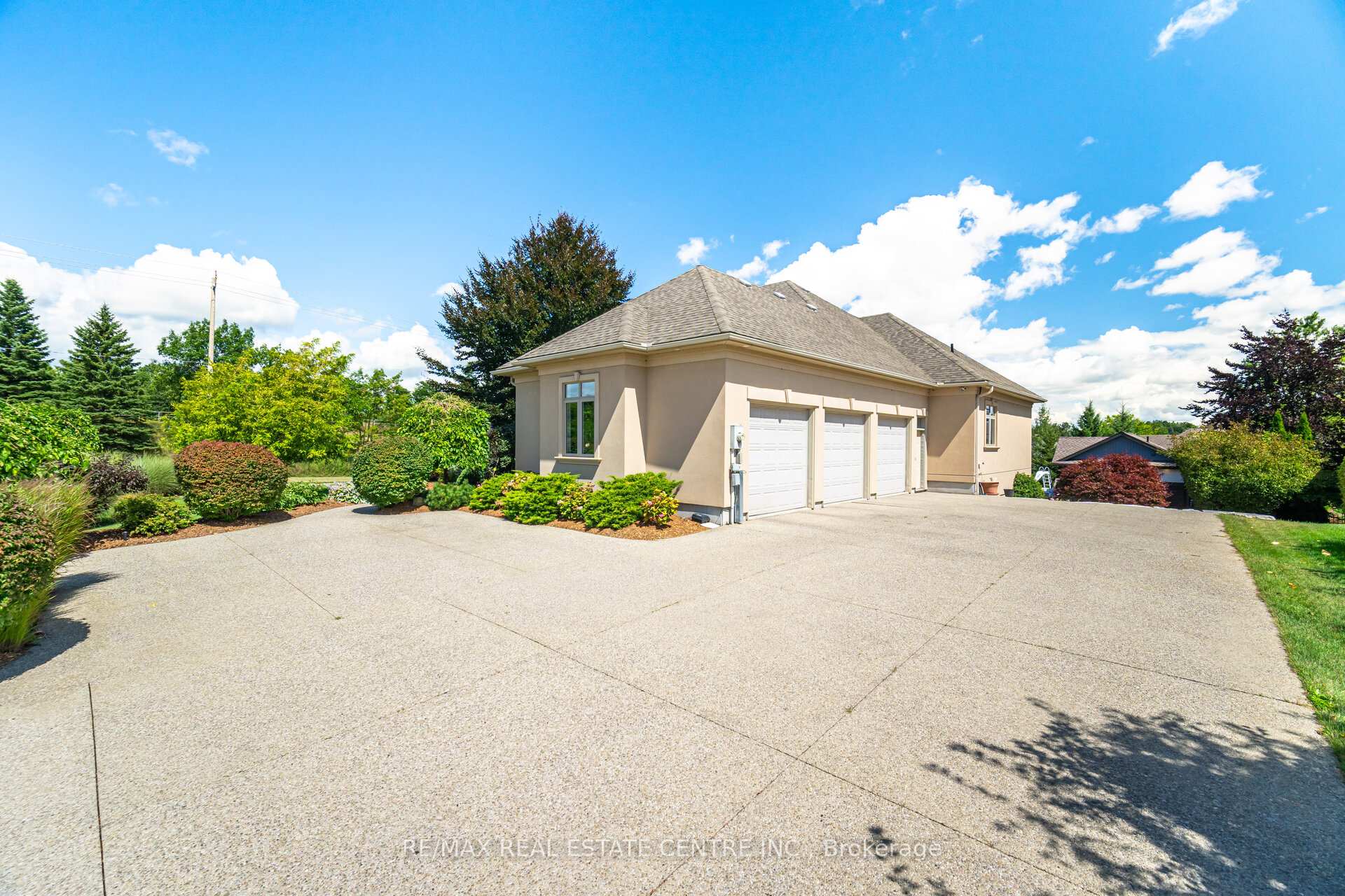 Photo 37 of 86 Canters Close, Kitchener — HOMEH
