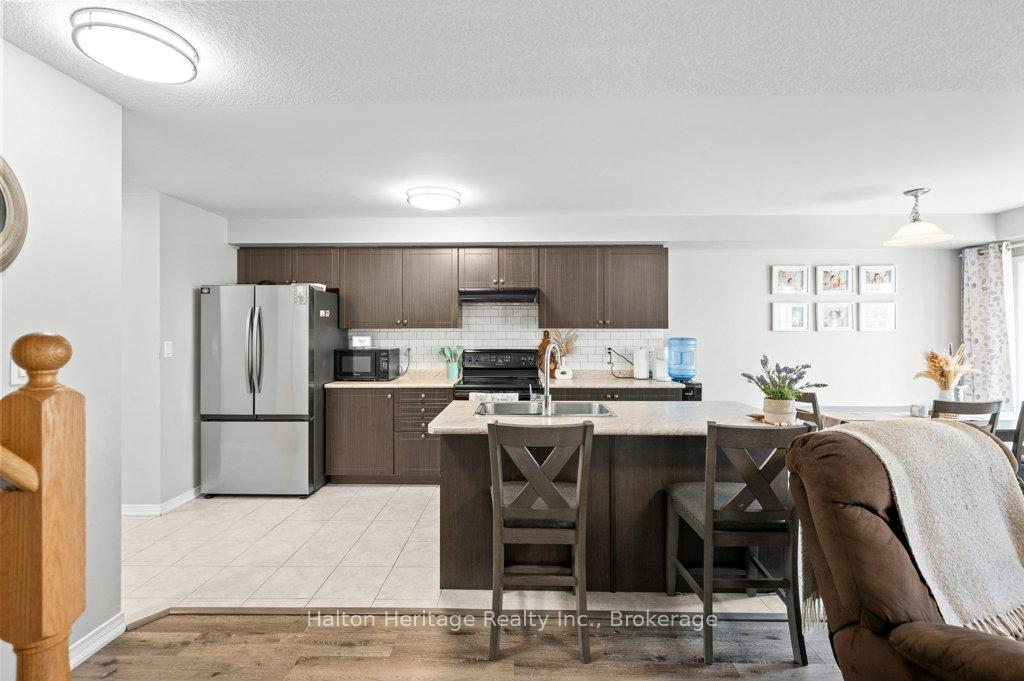 Photo 5 of 105 Thompson Road, Haldimand — HOMEH