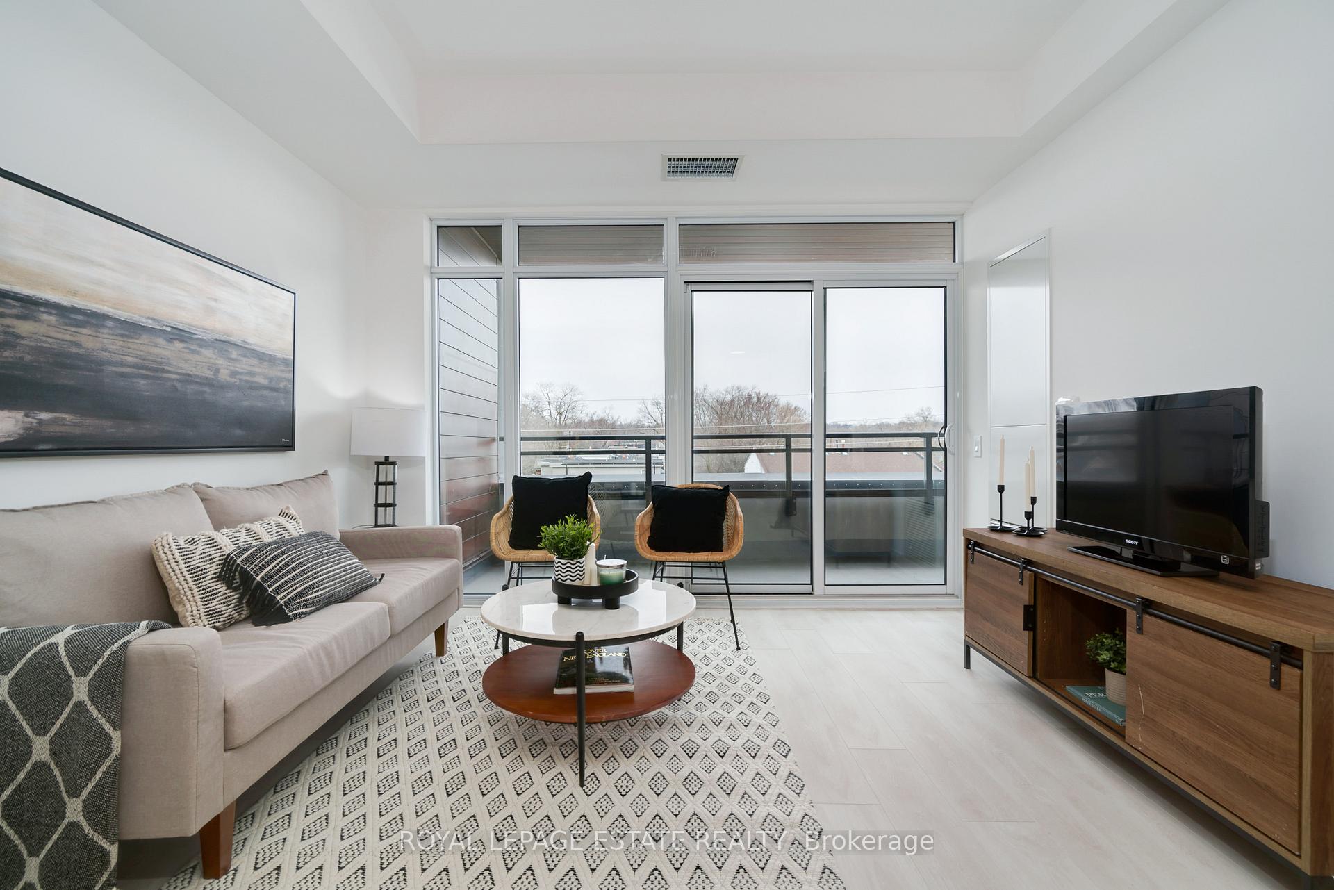 Front of Unit 404, 1285 Queen Street E