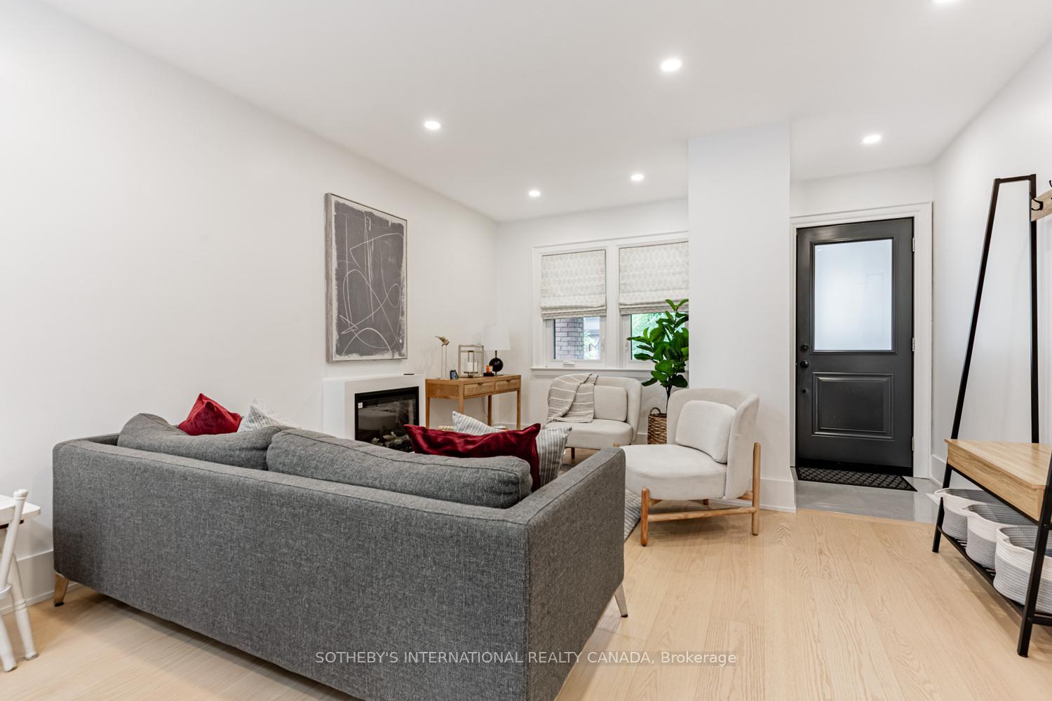 Photo 11 of 21 McCord Road, Toronto, Mount Pleasant East — HOMEH