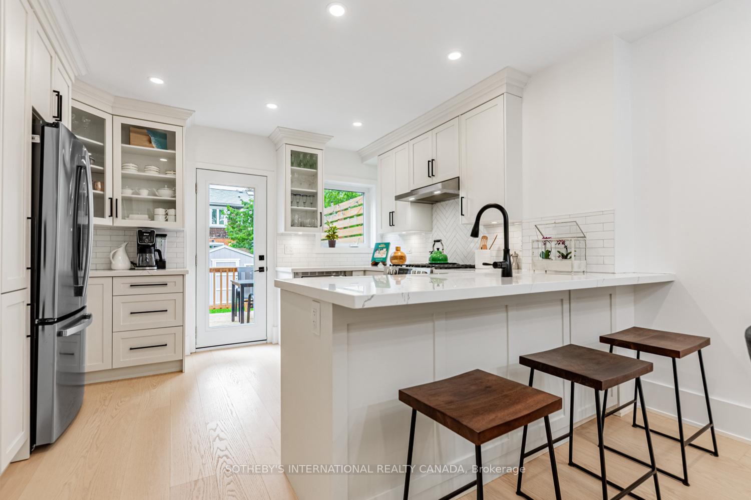 Photo 5 of 21 McCord Road, Toronto, Mount Pleasant East — HOMEH