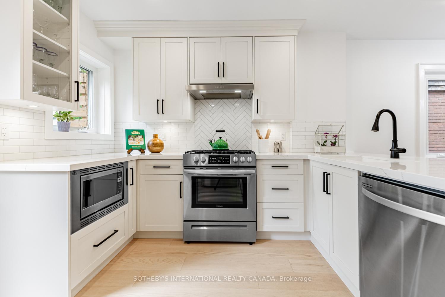 Photo 16 of 21 McCord Road, Toronto, Mount Pleasant East — HOMEH
