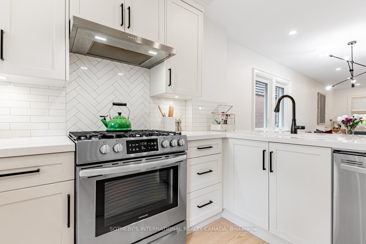 Photo 15 of 21 McCord Road, Toronto, Mount Pleasant East — HOMEH