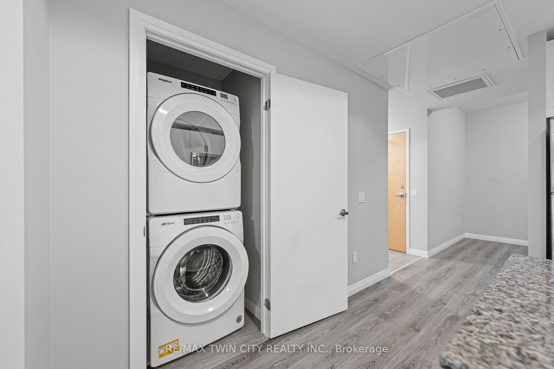 Photo 33 of Unit 2407, 60 Charles Street W, Kitchener — HOMEH