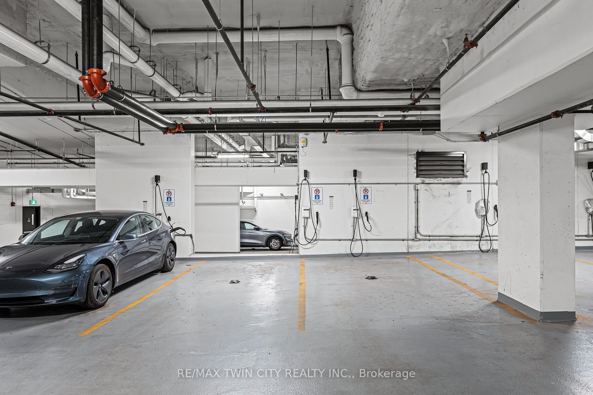Photo 28 of Unit 2407, 60 Charles Street W, Kitchener — HOMEH