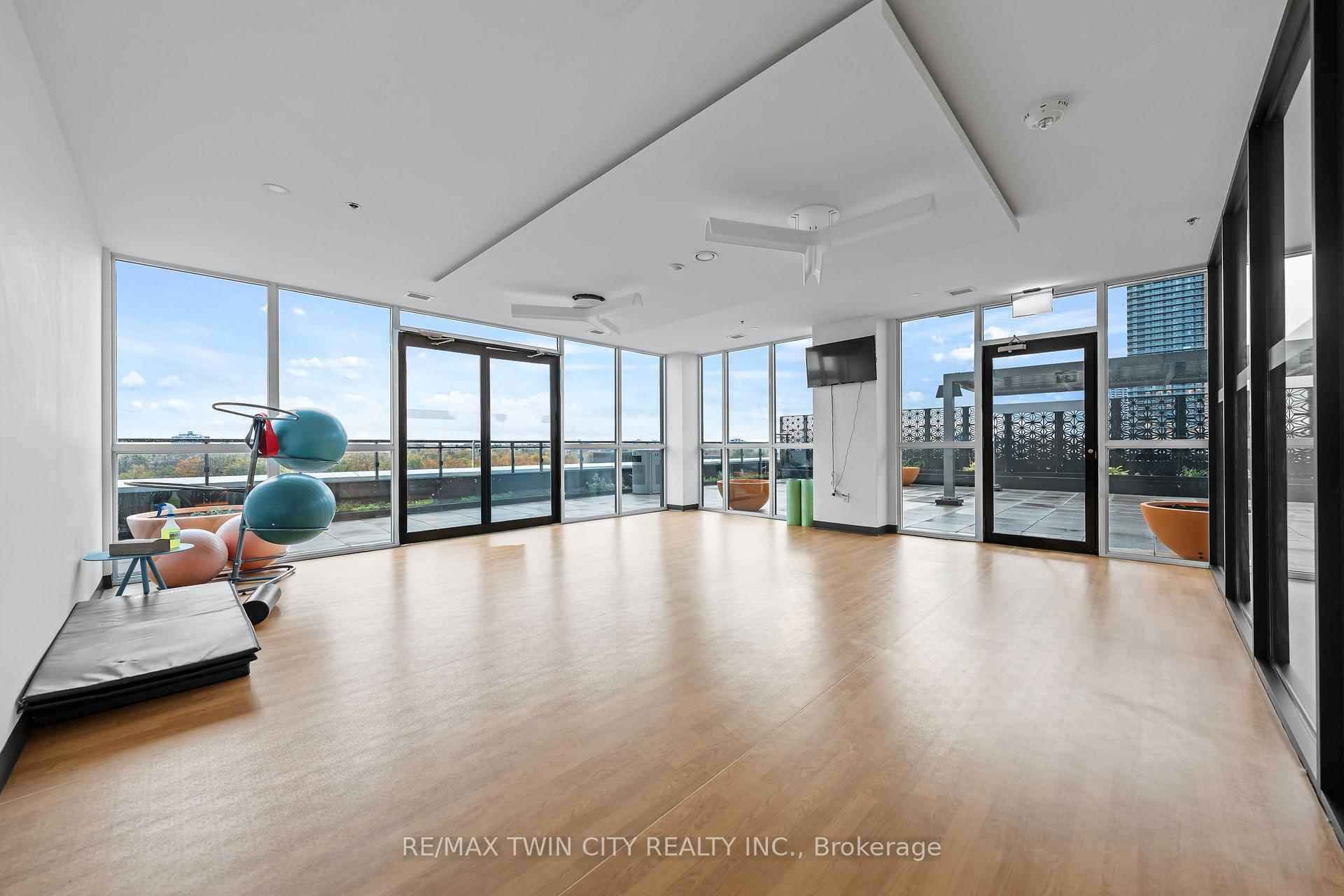 Photo 20 of Unit 2407, 60 Charles Street W, Kitchener — HOMEH