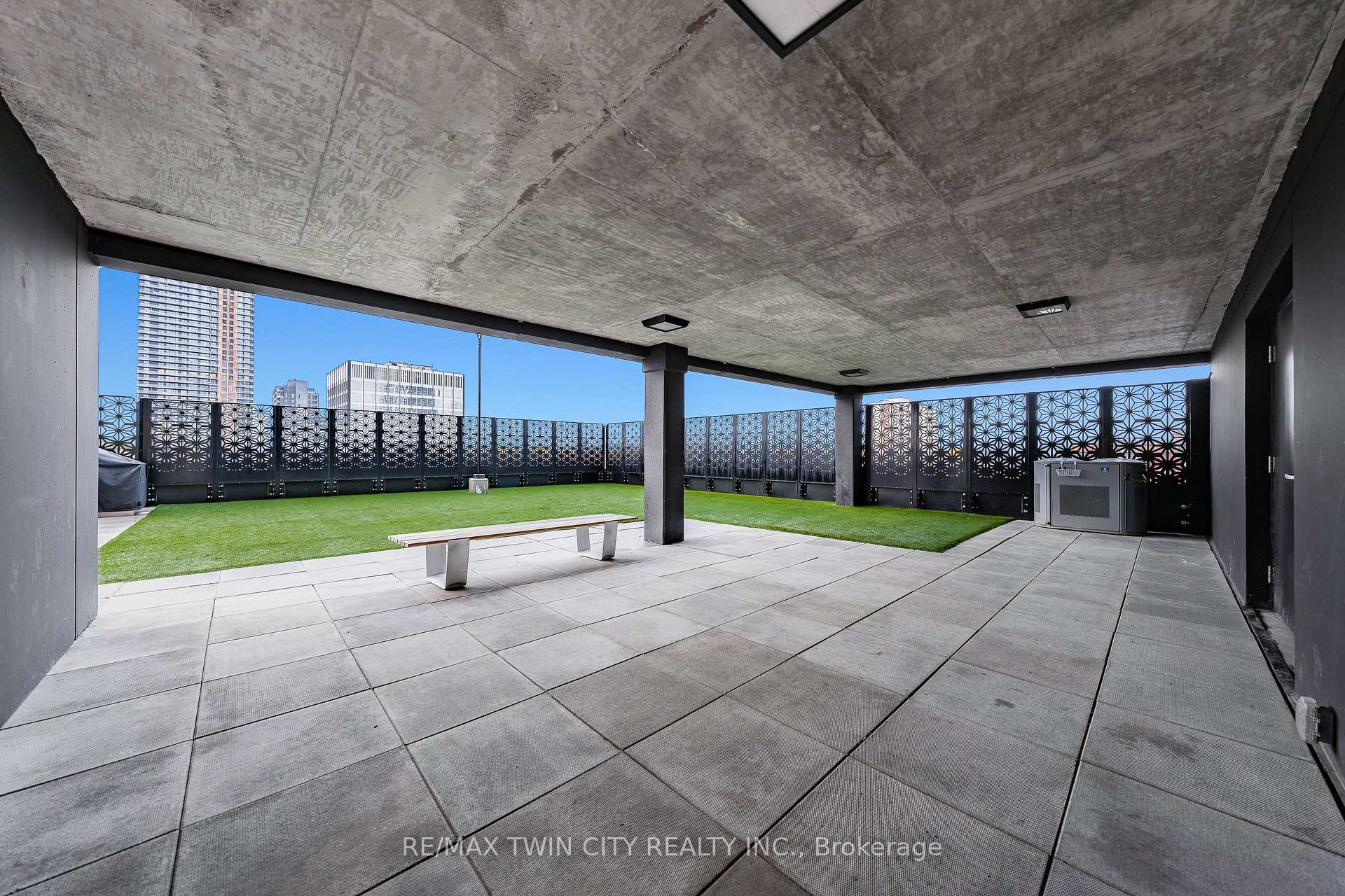 Photo 35 of Unit 2407, 60 Charles Street W, Kitchener — HOMEH